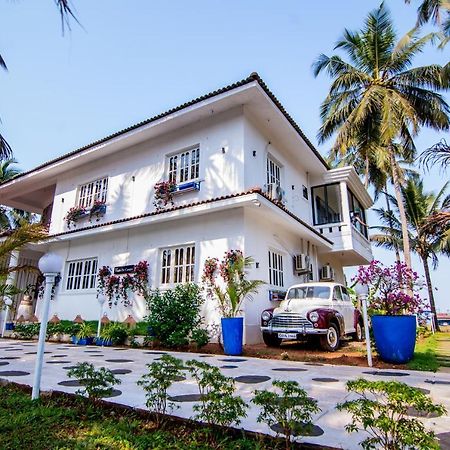 White House In Goa, Truly Amazing Experience Bed and Breakfast Saligao Eksteriør billede