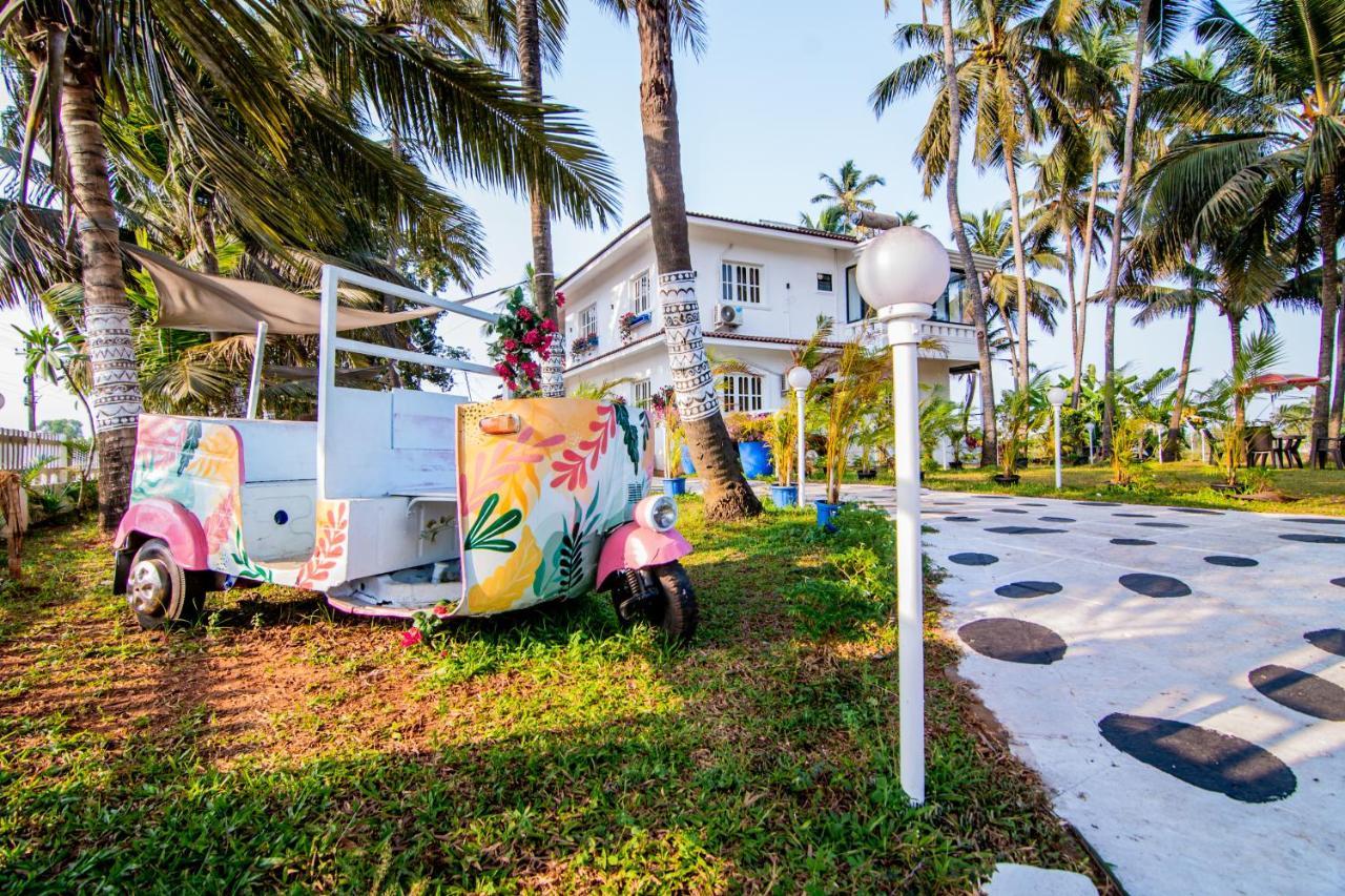 White House In Goa, Truly Amazing Experience Bed and Breakfast Saligao Eksteriør billede