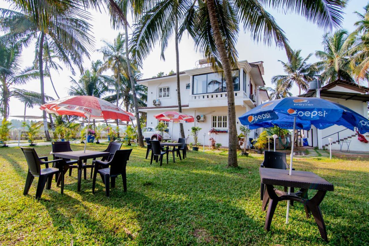 White House In Goa, Truly Amazing Experience Bed and Breakfast Saligao Eksteriør billede