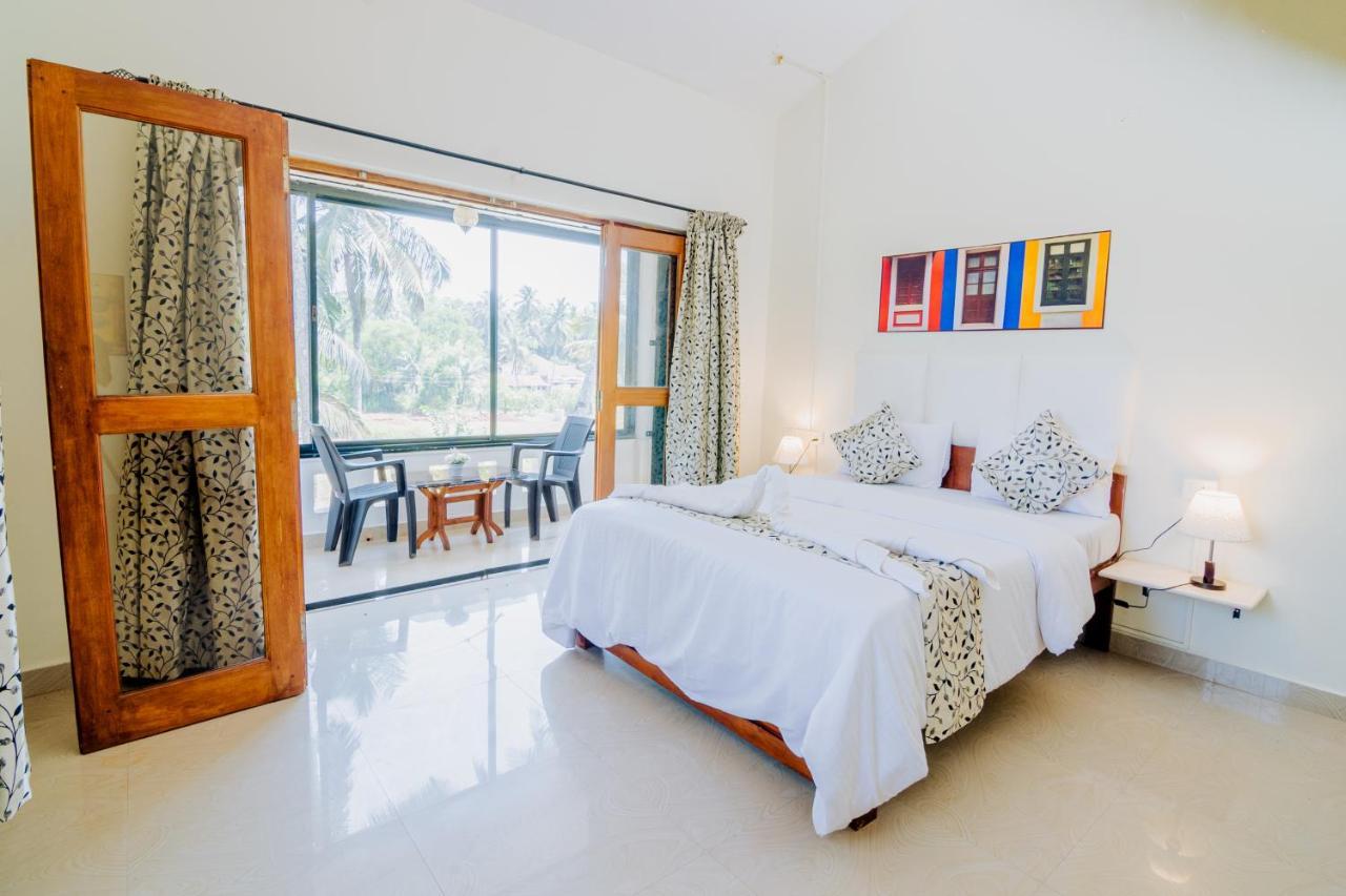 White House In Goa, Truly Amazing Experience Bed and Breakfast Saligao Eksteriør billede