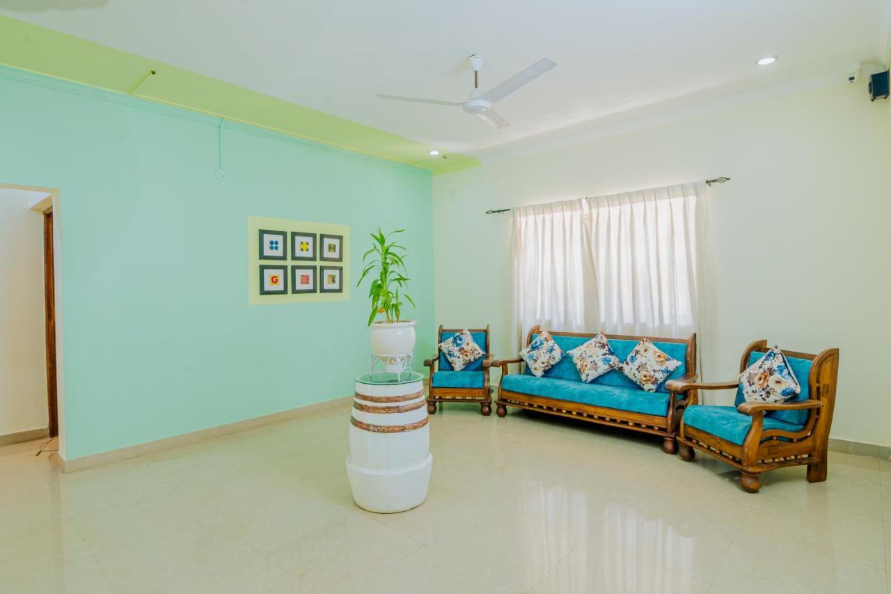 White House In Goa, Truly Amazing Experience Bed and Breakfast Saligao Eksteriør billede